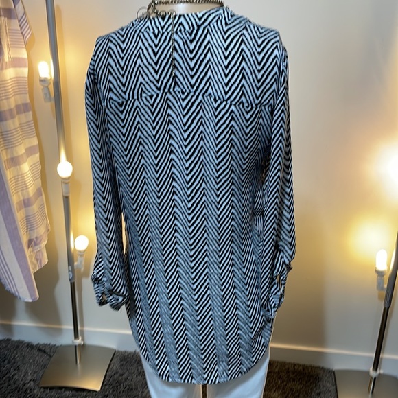 Size extra, small, dynamite blouse - Picture 9 of 14